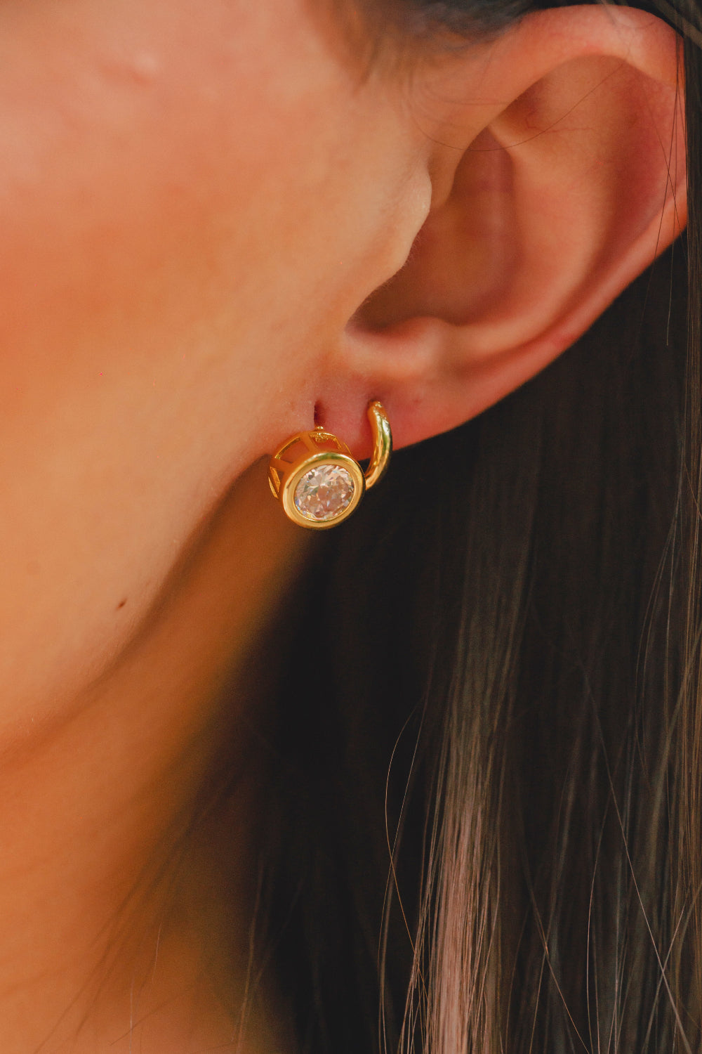 BRINCO ARGOLA LISA FOLHEADO A OURO 18K