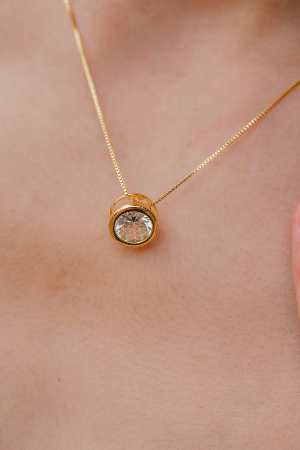 COLAR COM ZIRCÔNIA REDONDA G FOLHEADO A OURO 18K