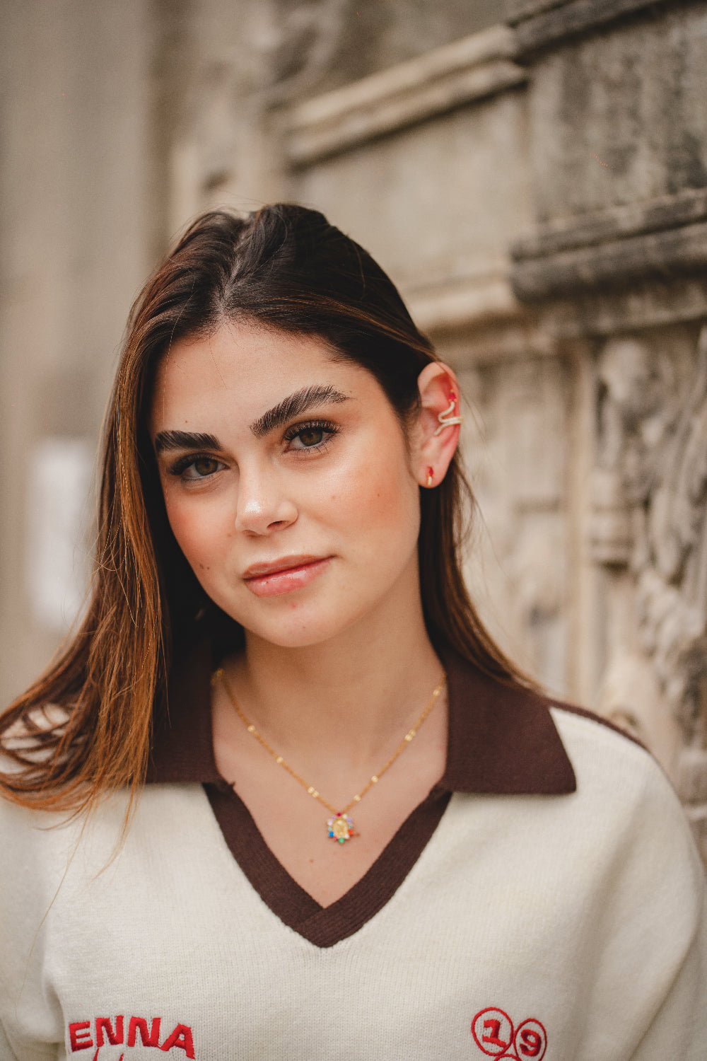 BRINCO E PIERCING CRAVEJADO DE ZIRCONIAS COM PEDRA VERMELHA FOLHEADO A OURO 18K