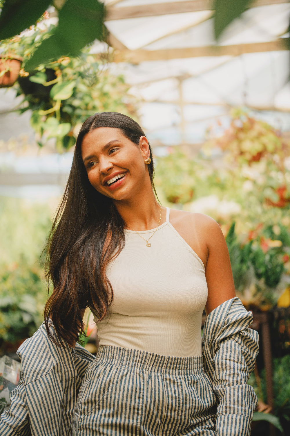 BRINCO CORAÇÃO XADREZ COM ZIRCÔNIAS FOLHEADO A OURO 18K