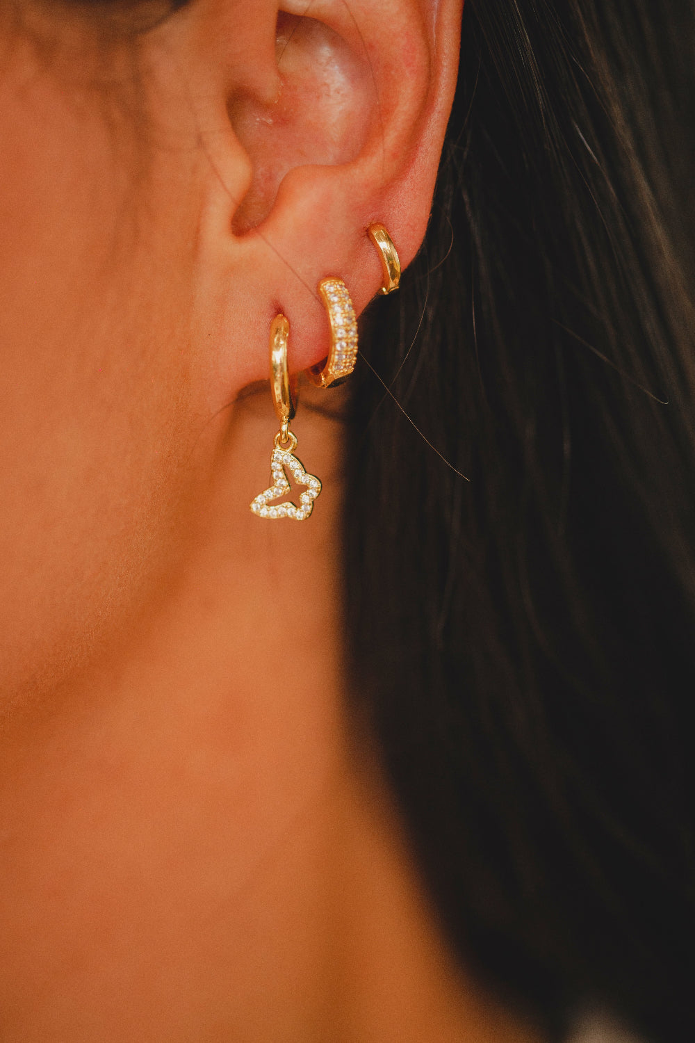 BRINCO ARGOLA LISA PEQUENA FOLHEADO A OURO 18K