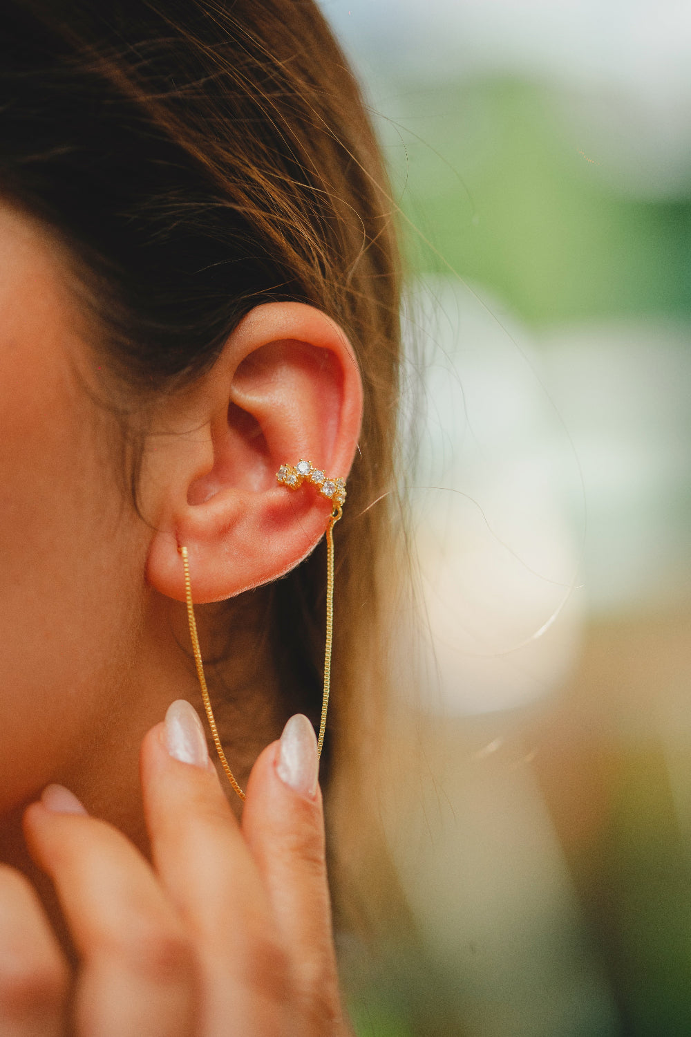 PIERCING FAKE DE ZIRCÔNIAS COM CORRENTE FOLHEADO A OURO 18K