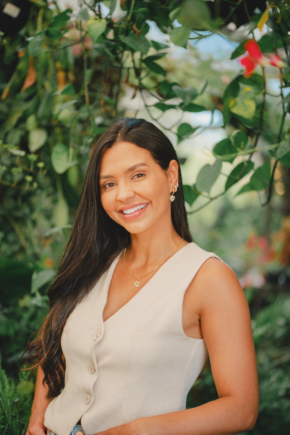 BRINCO ARGOLA CRAVEJADA M FOLHEADO A OURO 18K