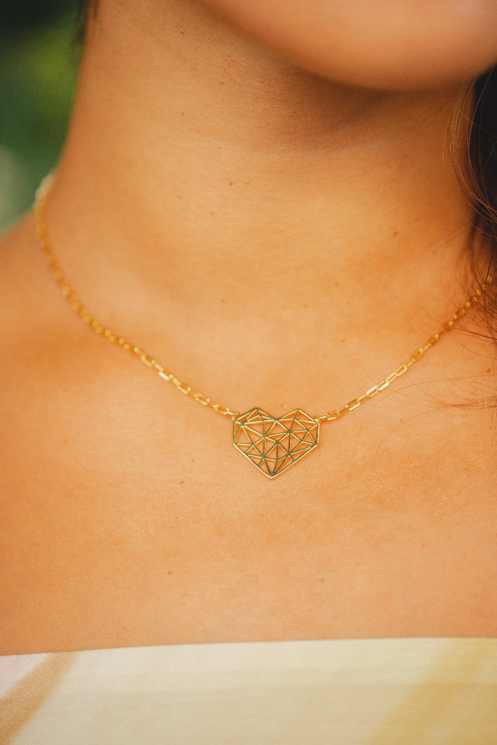 COLAR DE ELOS CORAÇÃO FOLHEADO A OURO 18K