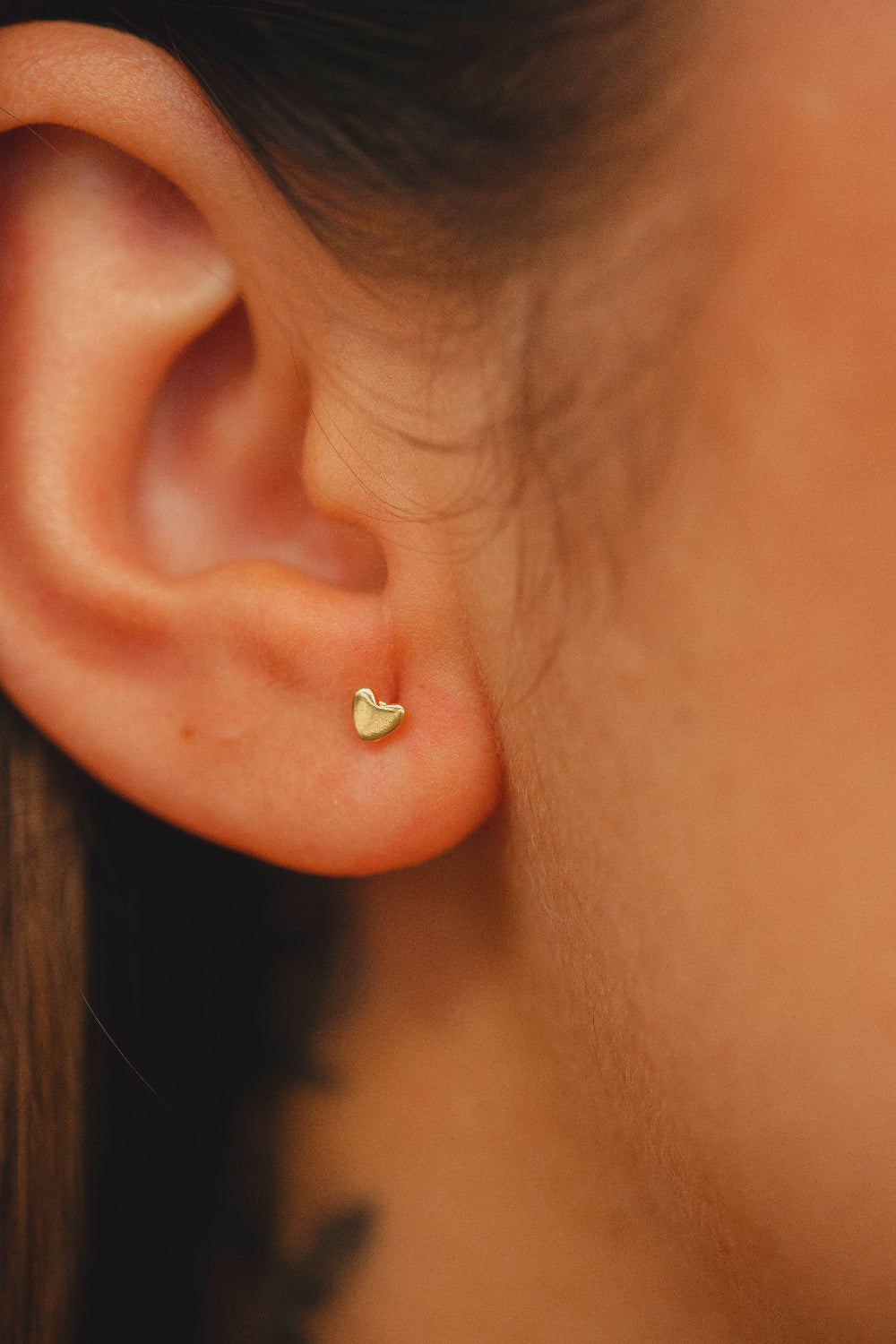 BRINCO DE CORAÇÃO DELICADO FOLHEADO A OURO 18K