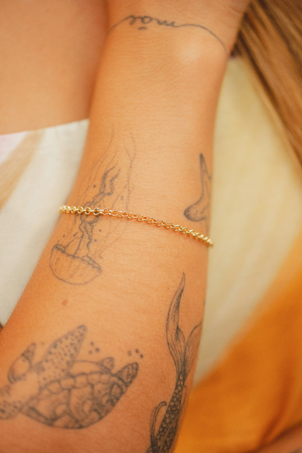 PULSEIRA MINI ELO PORTUGUES FOLHEADO A OURO 18K