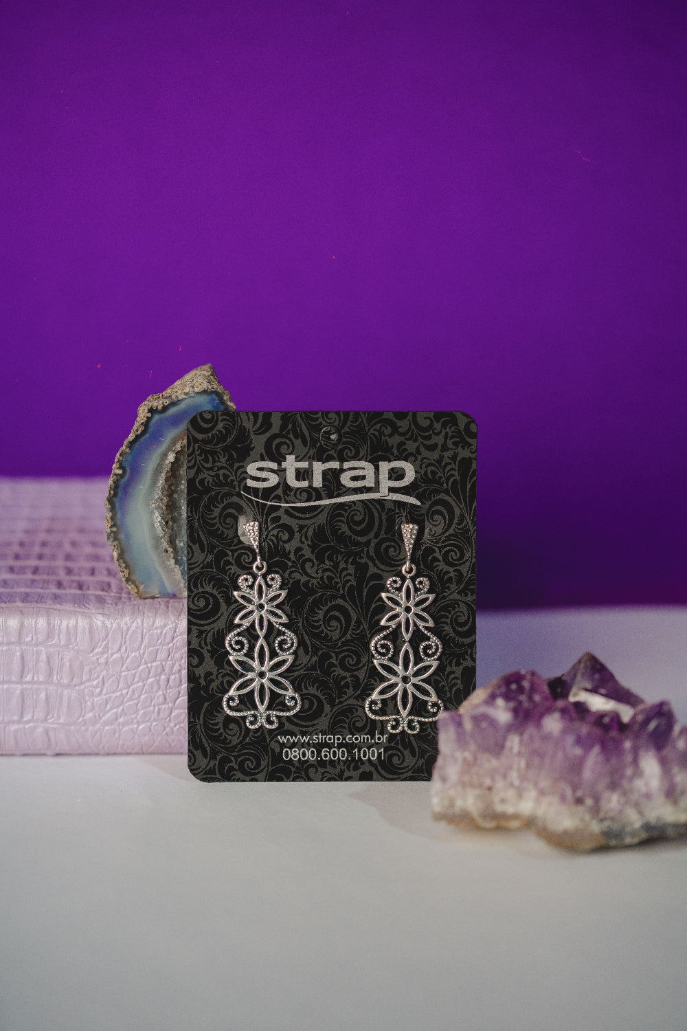 BRINCO OUTLET FOLHEADO A PRATA ENVELHECIDA