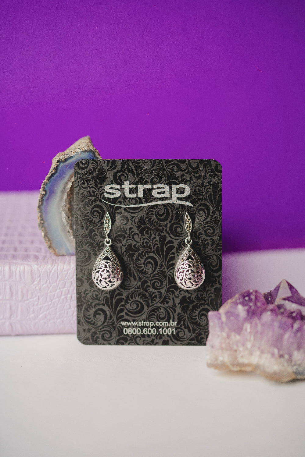 BRINCO OUTLET FOLHEADO A PRATA ENVELHECIDA