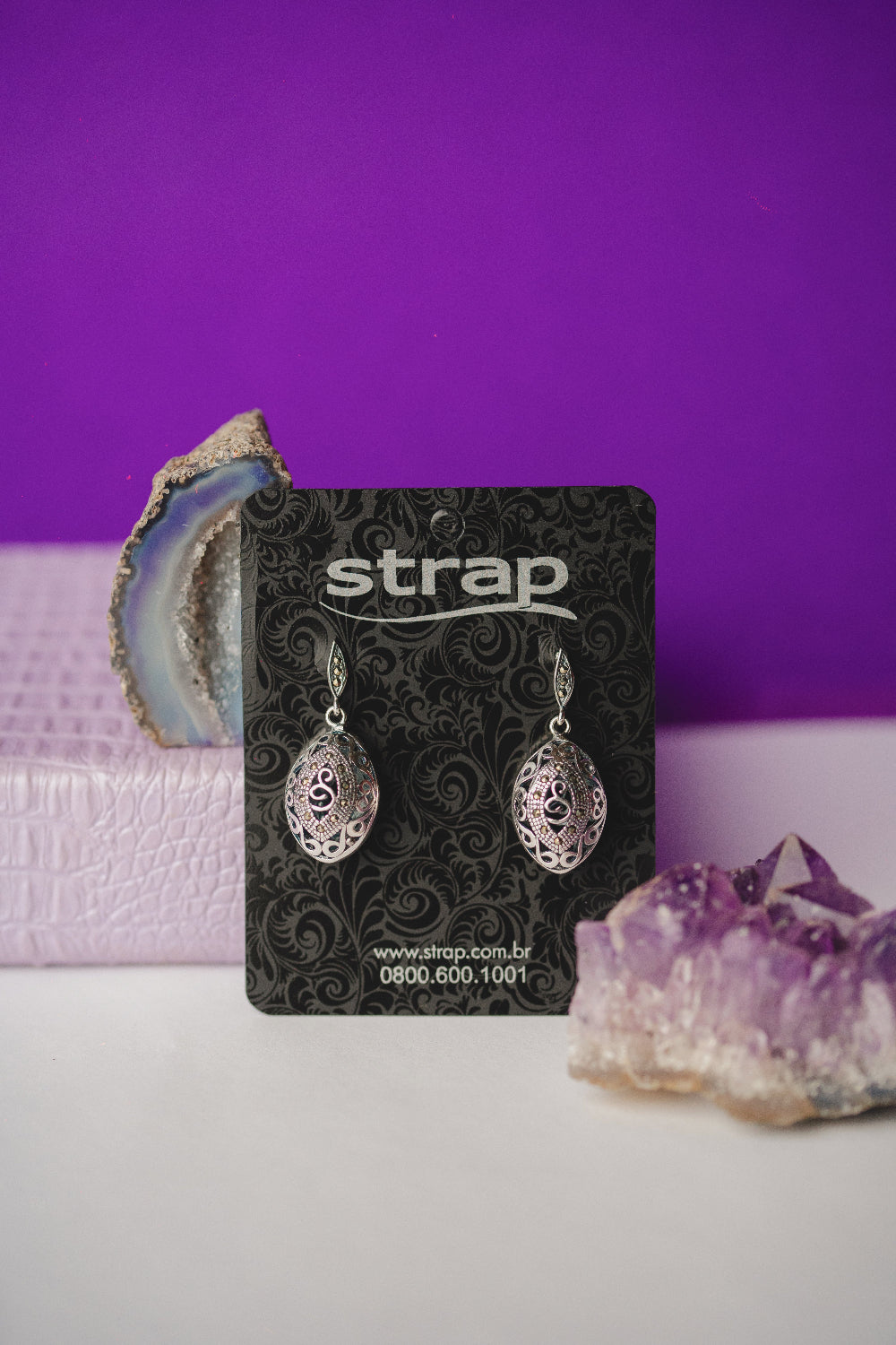 BRINCO OUTLET FOLHEADO A PRATA ENVELHECIDA