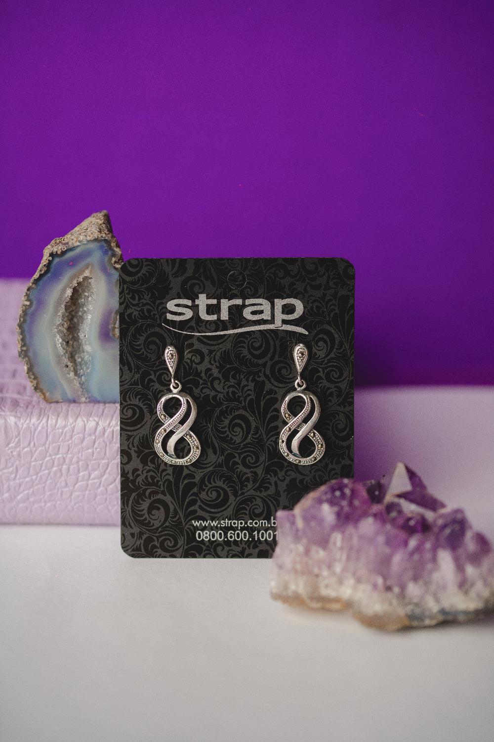 BRINCO OUTLET FOLHEADO A PRATA ENVELHECIDA