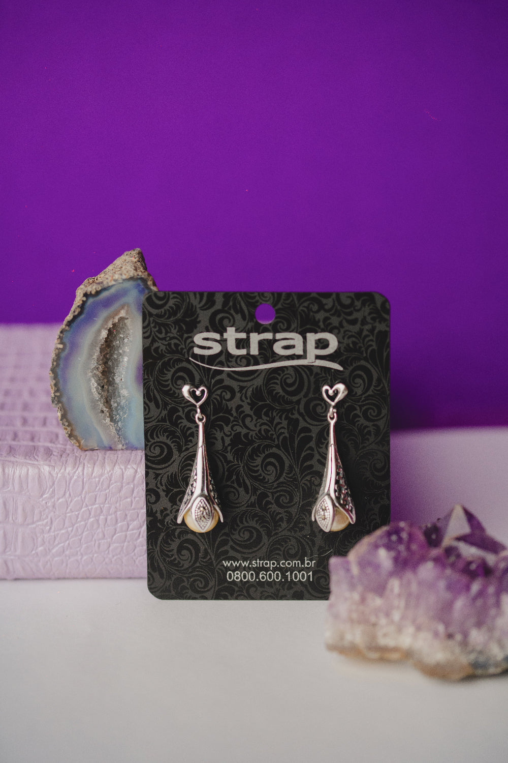 BRINCO OUTLET FOLHEADO A PRATA ENVELHECIDA