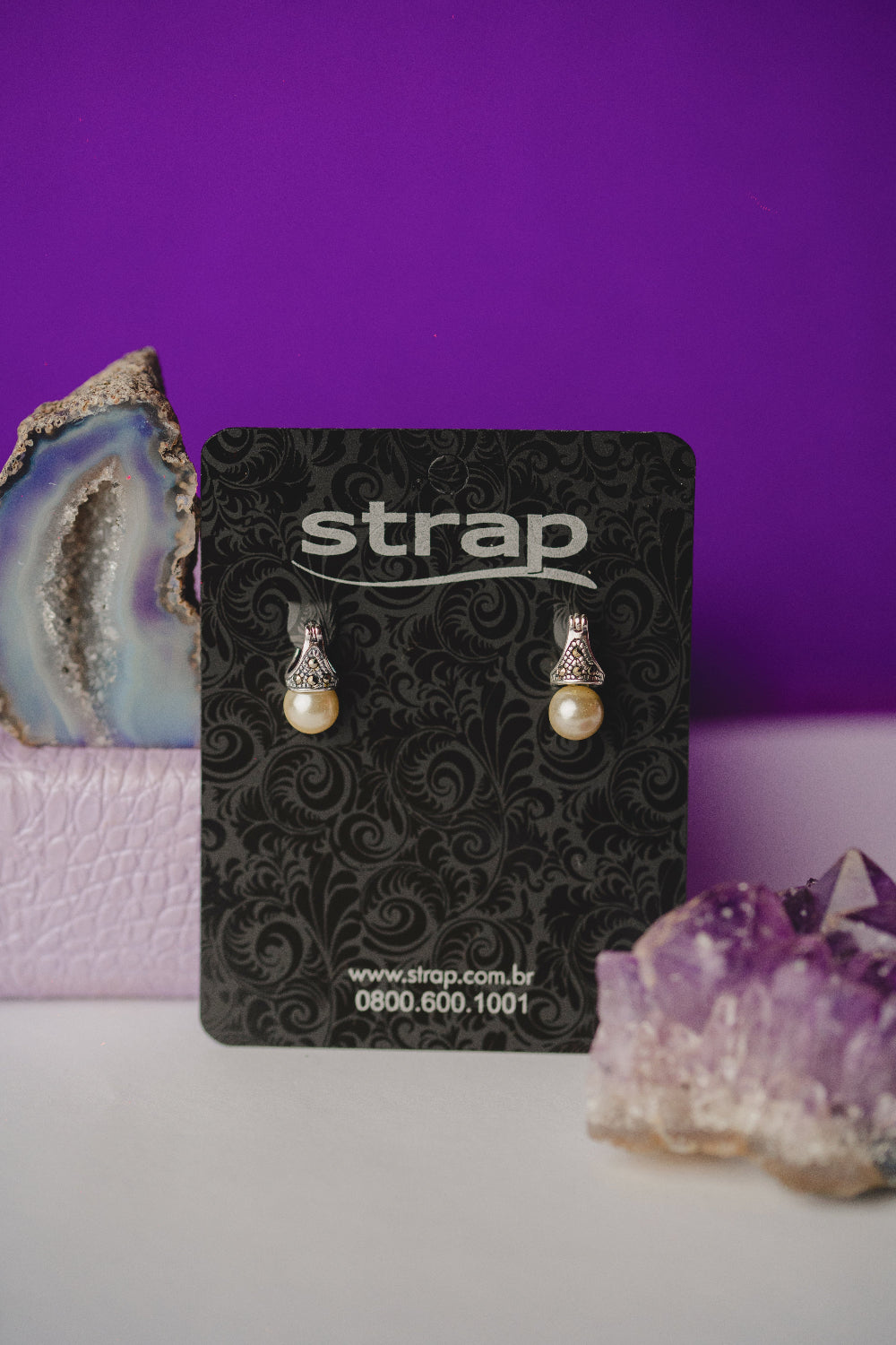 BRINCO OUTLET FOLHEADO A PRATA ENVELHECIDA