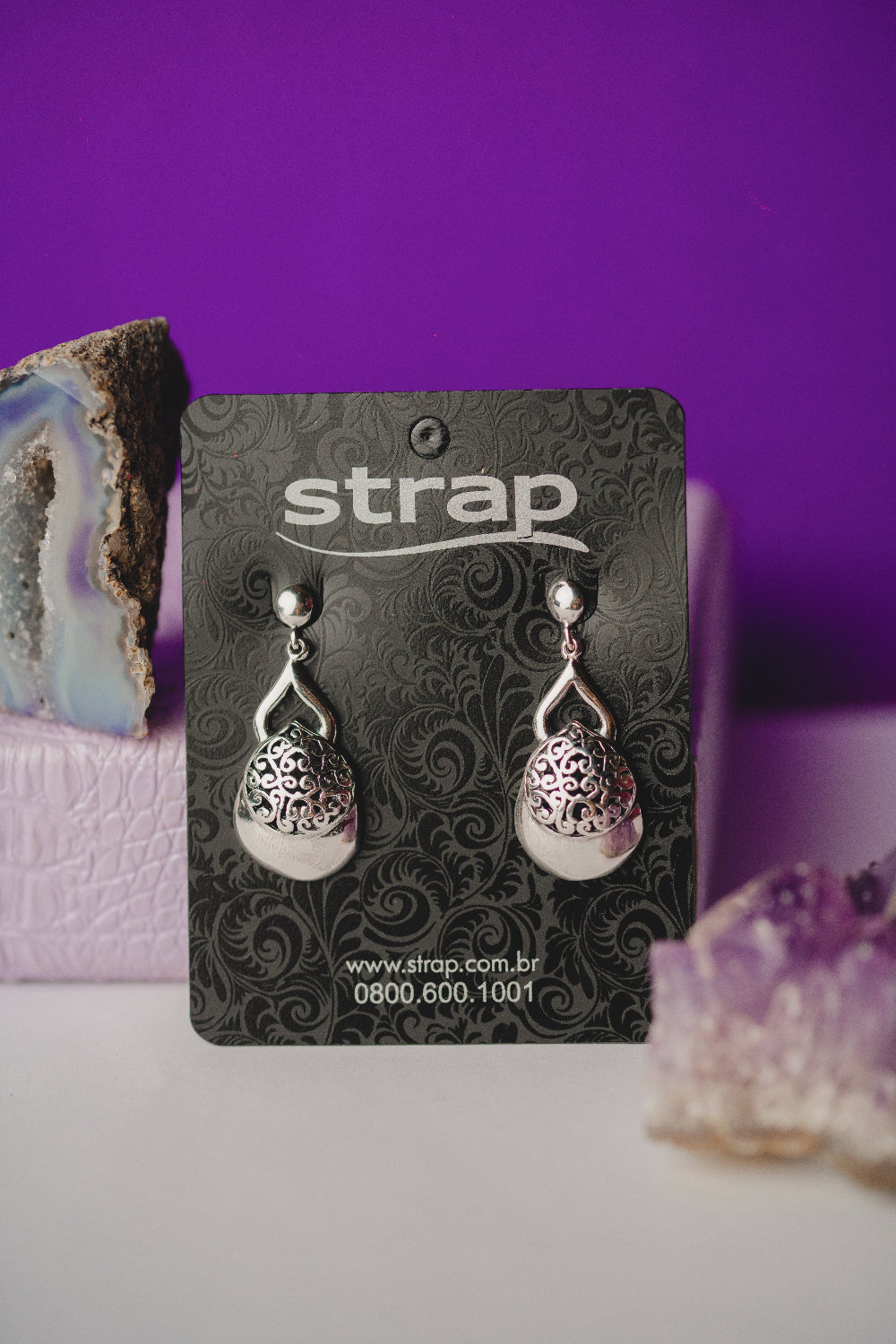 BRINCO OUTLET FOLHEADO A PRATA ENVELHECIDA