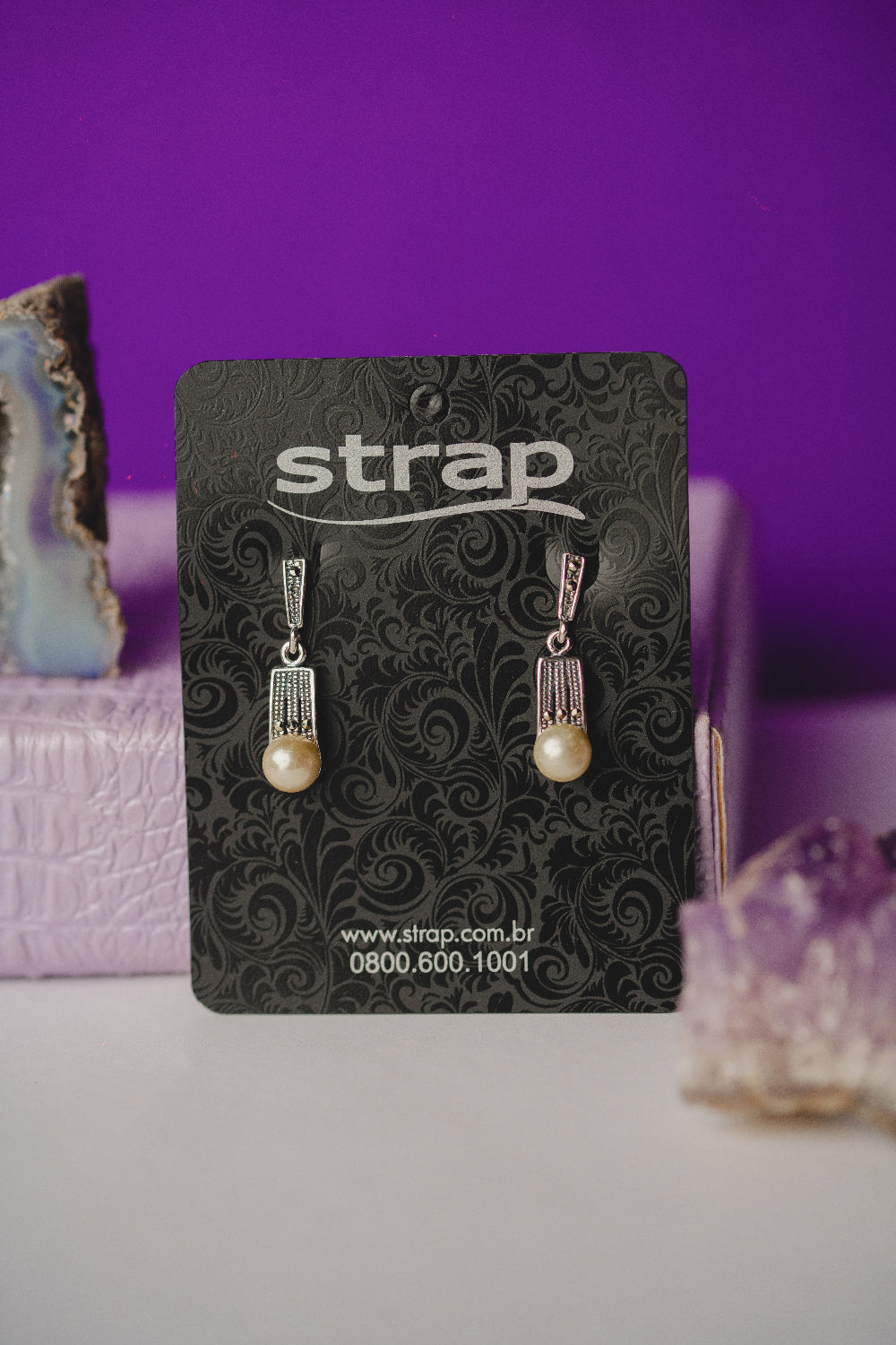 BRINCO OUTLET FOLHEADO A PRATA ENVELHECIDA