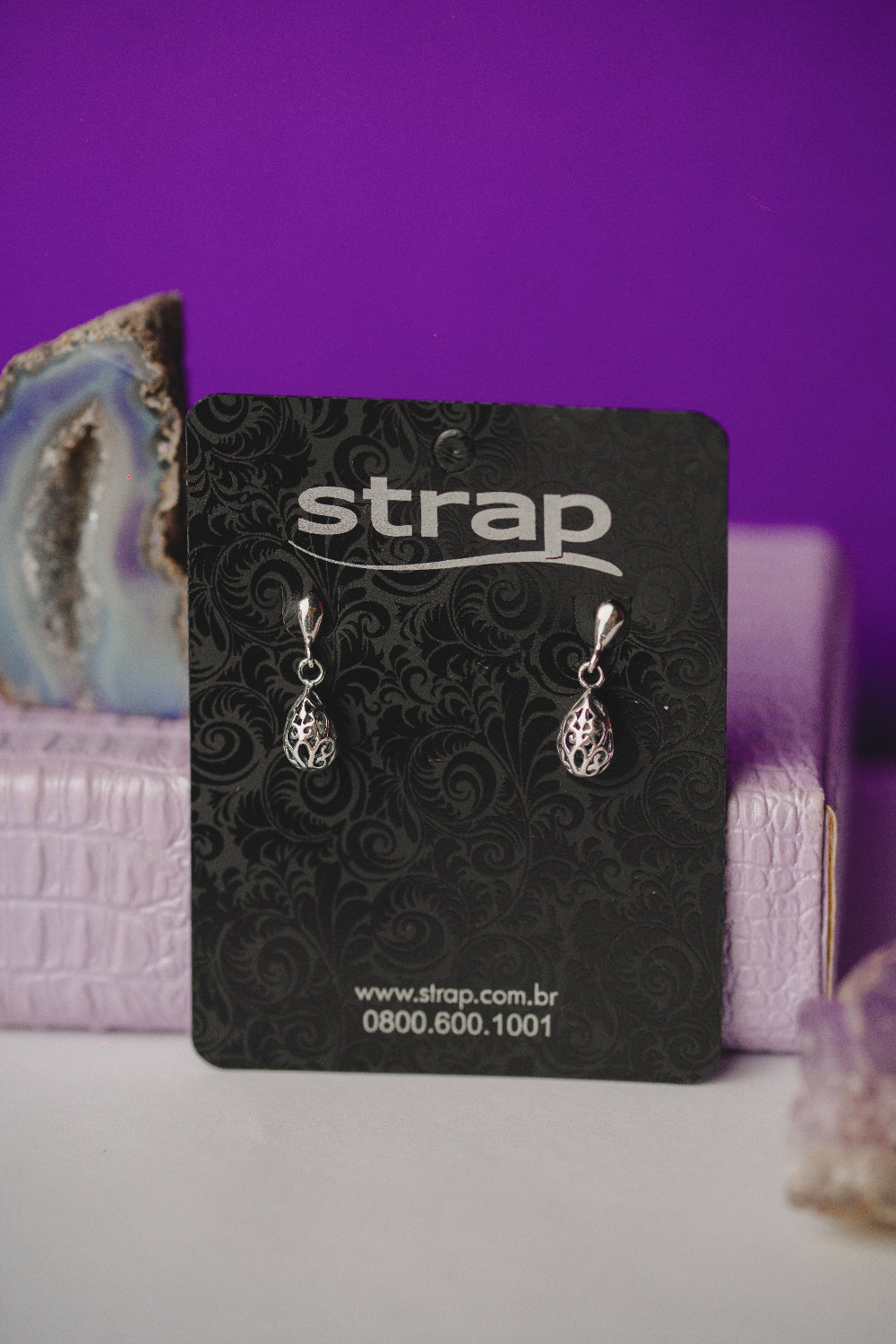 BRINCO OUTLET FOLHEADO A PRATA ENVELHECIDA