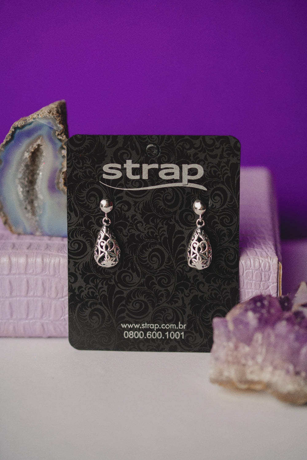 BRINCO OUTLET FOLHEADO A PRATA ENVELHECIDA