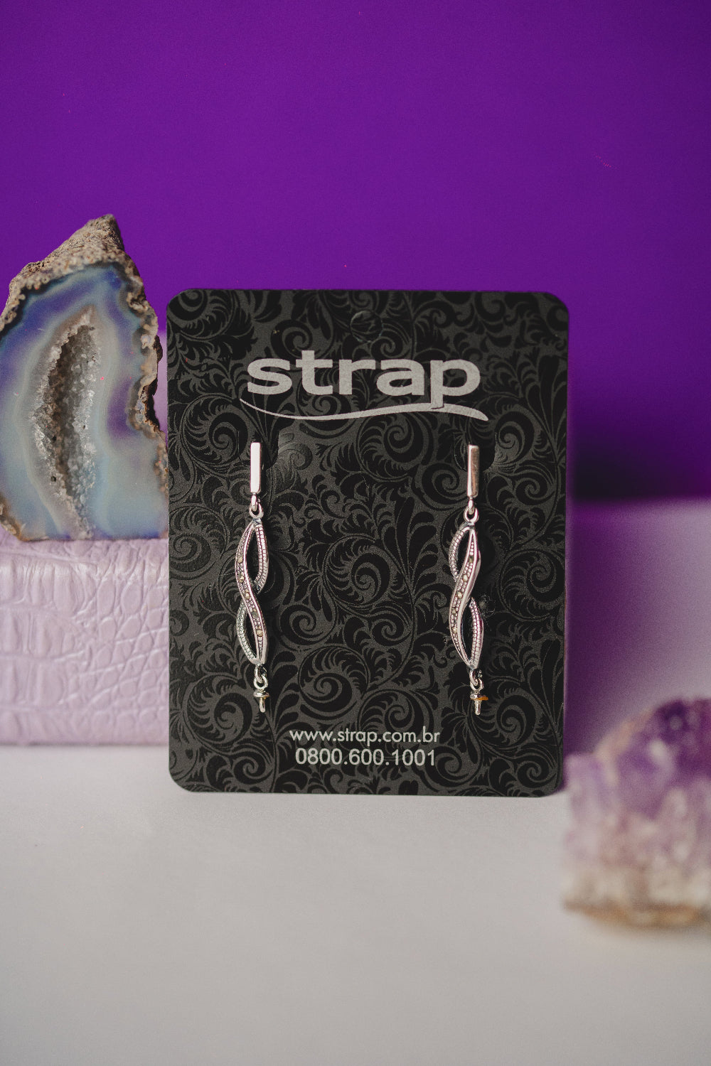 BRINCO OUTLET FOLHEADO A PRATA ENVELHECIDA