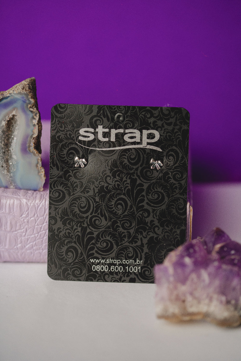 BRINCO OUTLET FOLHEADO A PRATA ENVELHECIDA