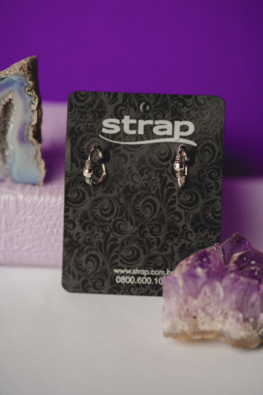 BRINCO OUTLET FOLHEADO A PRATA ENVELHECIDA