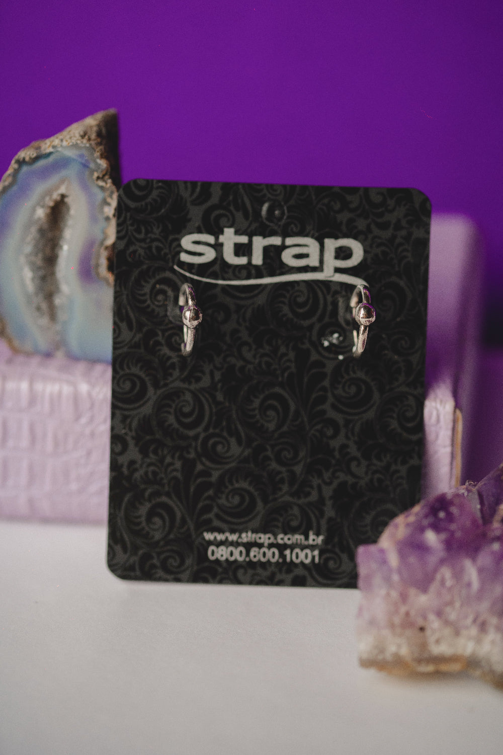 BRINCO OUTLET FOLHEADO A PRATA ENVELHECIDA