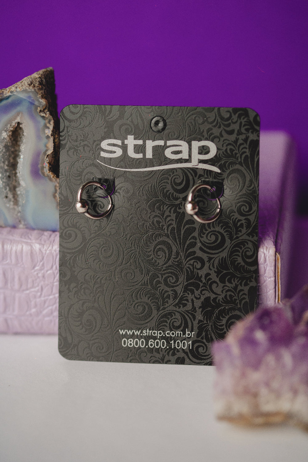 BRINCO OUTLET FOLHEADO A PRATA ENVELHECIDA