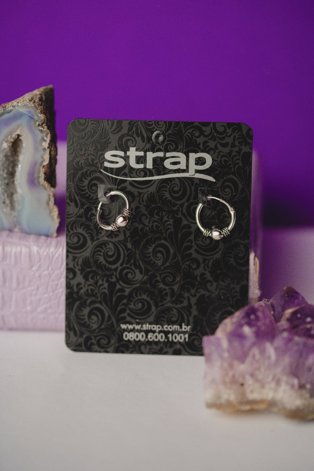 BRINCO OUTLET FOLHEADO A PRATA ENVELHECIDA