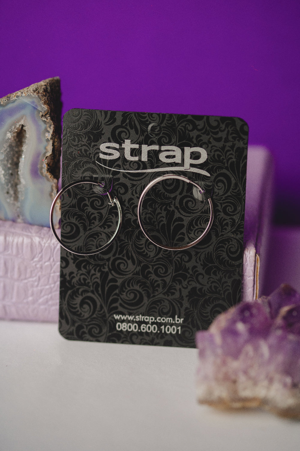 BRINCO OUTLET FOLHEADO A PRATA ENVELHECIDA