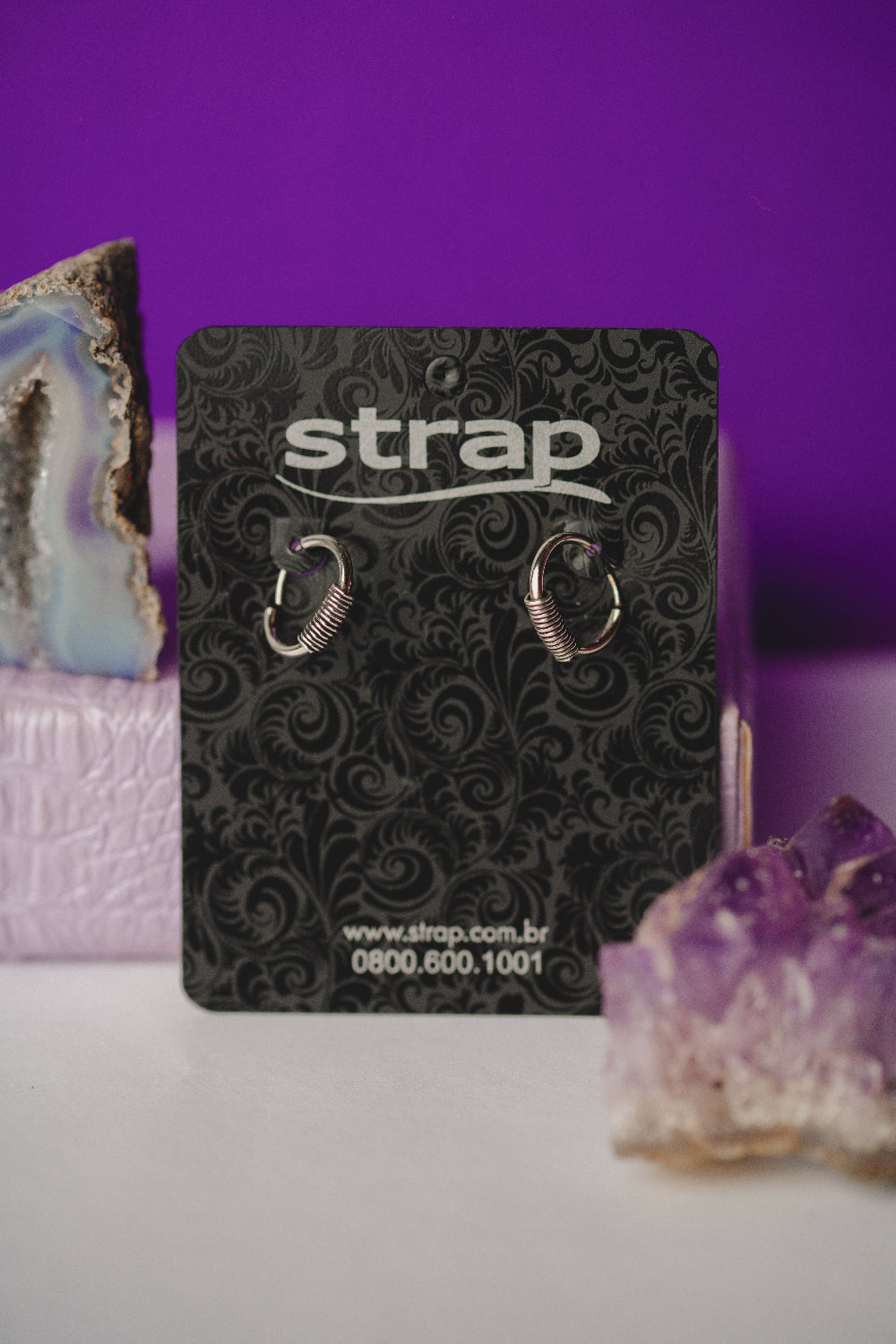 BRINCO OUTLET FOLHEADO A PRATA ENVELHECIDA