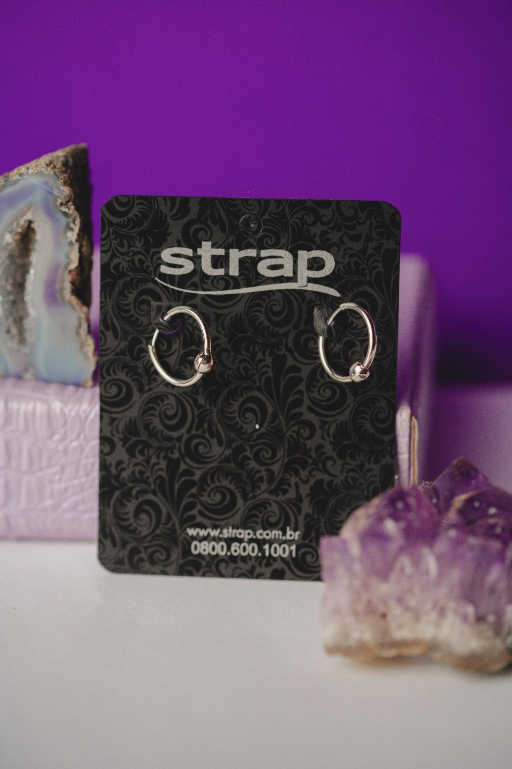 BRINCO OUTLET FOLHEADO A PRATA ENVELHECIDA