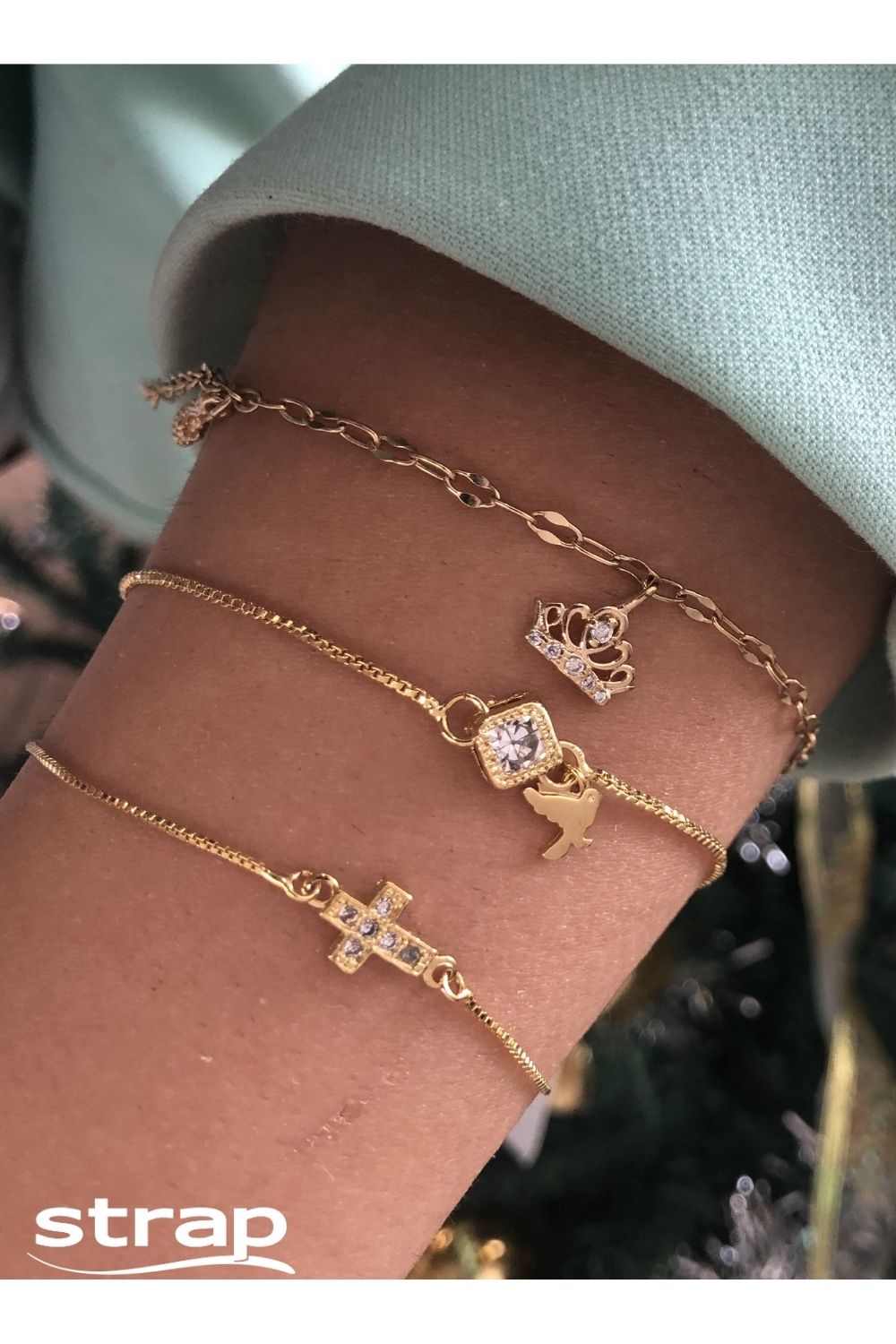 PULSEIRA REGULÁVEL COM CRUCIFIXO COM ZIRCÔNIAS FOLHEADA A OURO 18K