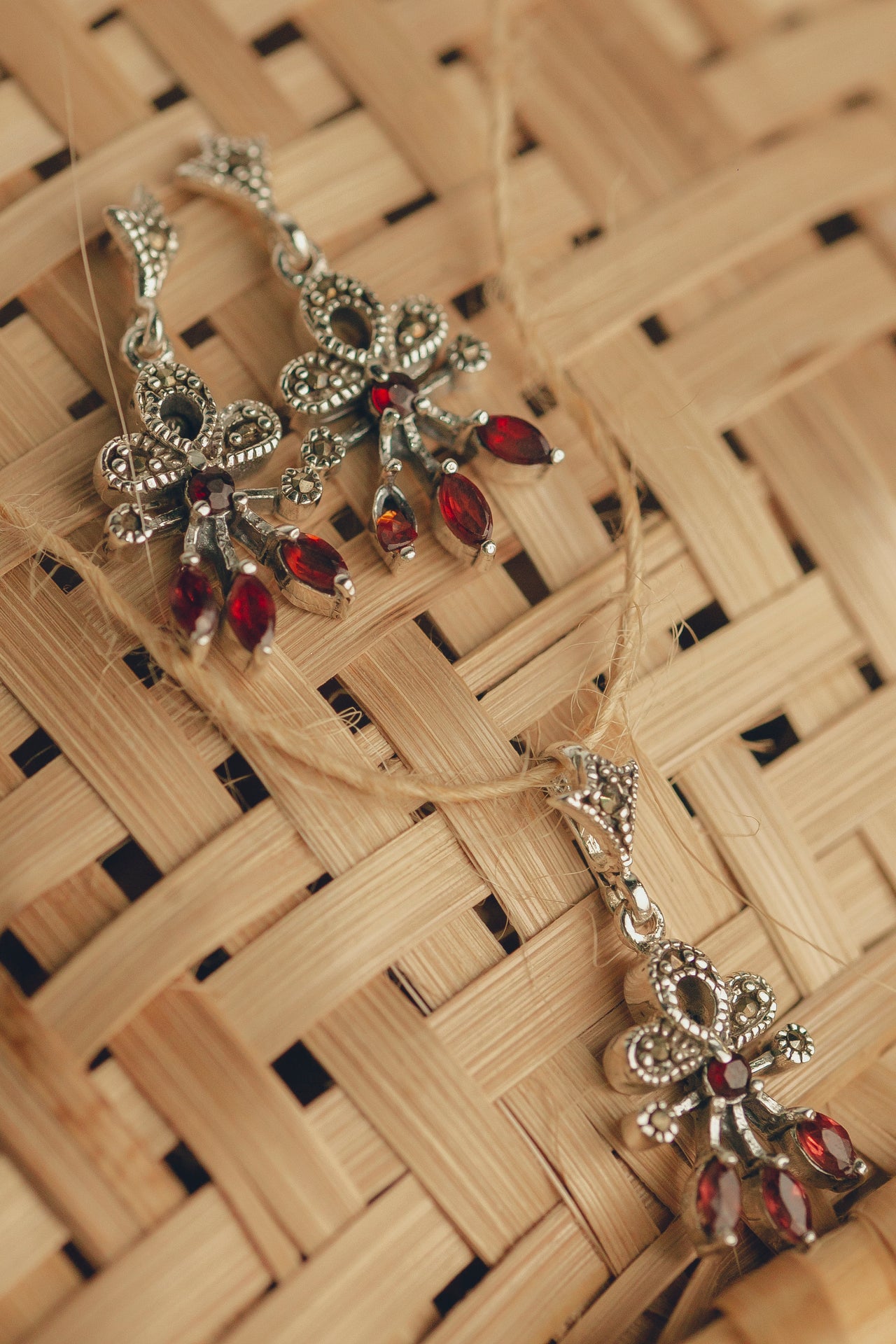 CONJUNTO DE PRATA MARCASSITA E PEDRA