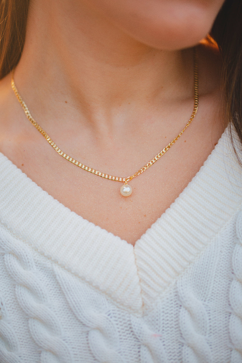 COLAR DE ELOS COM PEROLA FOLHEADO A OURO 18K