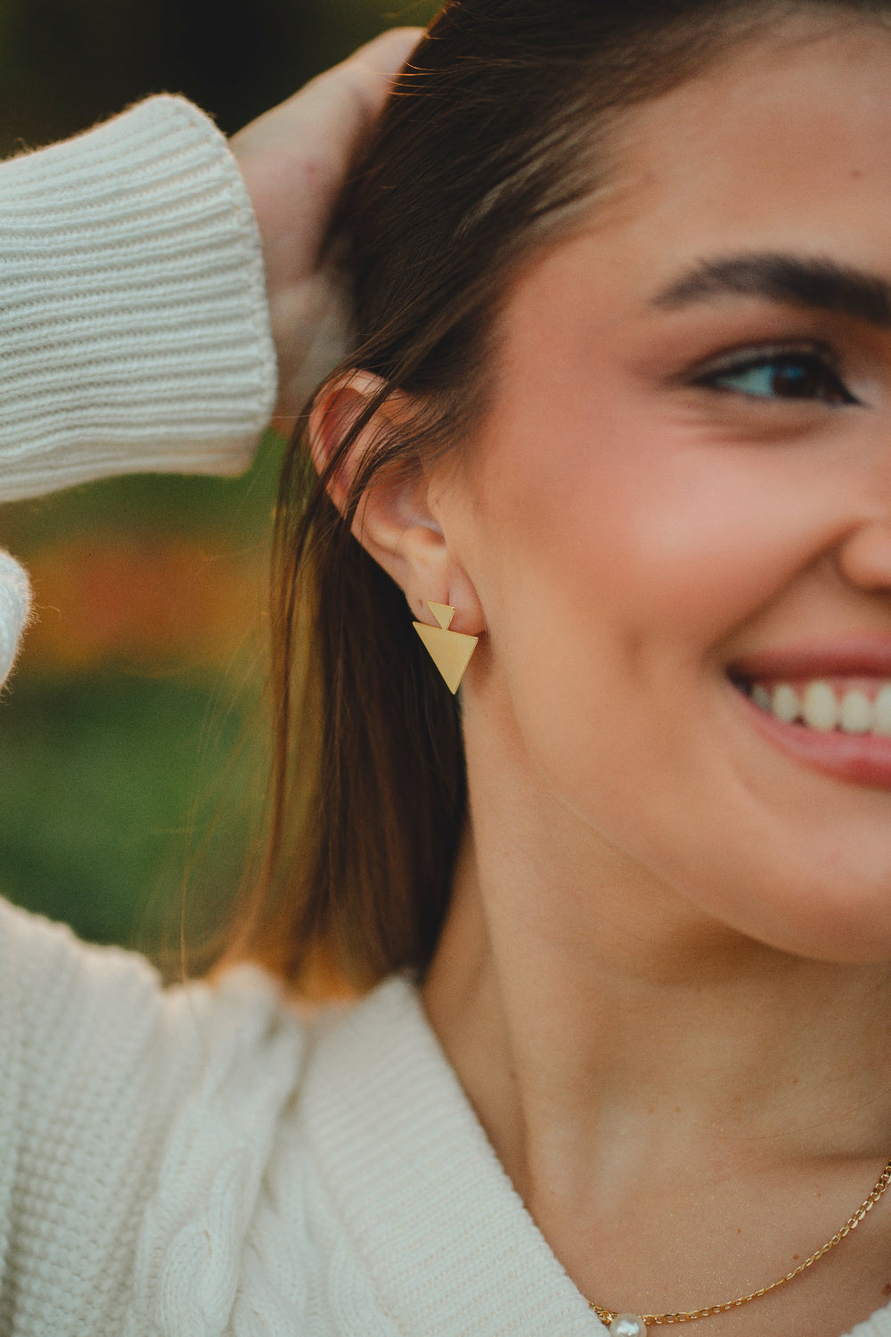 BRINCO TRIANGULO DUPLO LISO FOLHEADO A OURO 18K