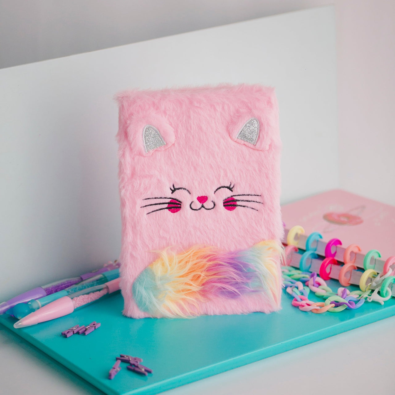 CADERNO PEQUENO PELÚCIA OI FOFA