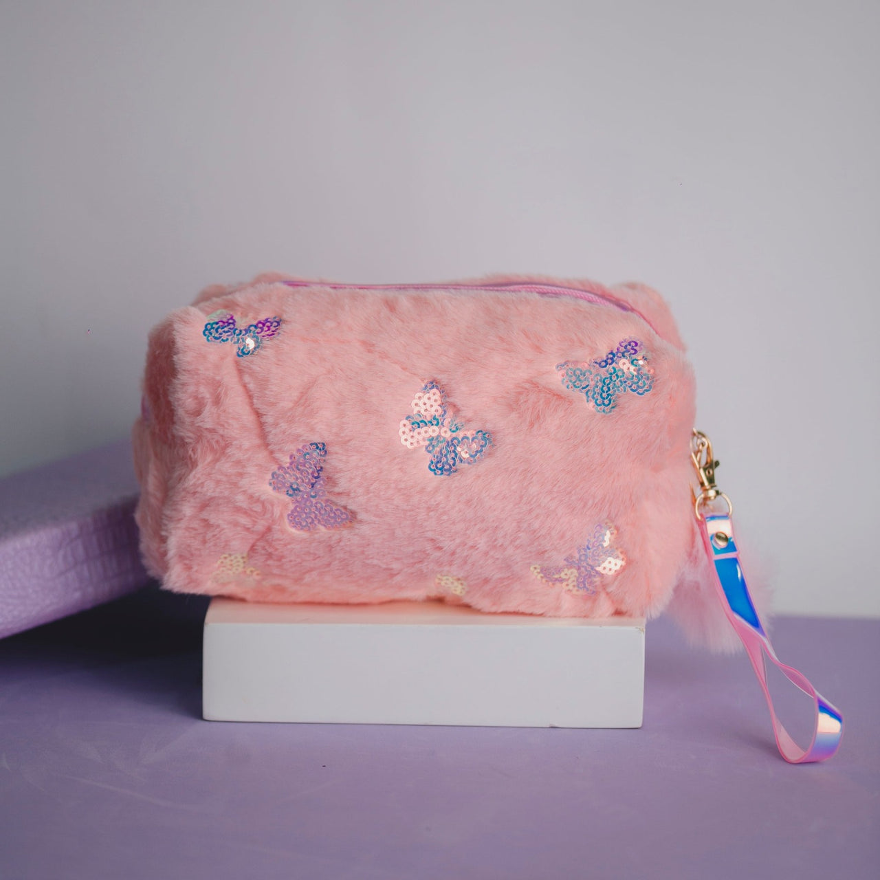 NECESSAIRE BORBOLETA PELÚCIA OI FOFA
