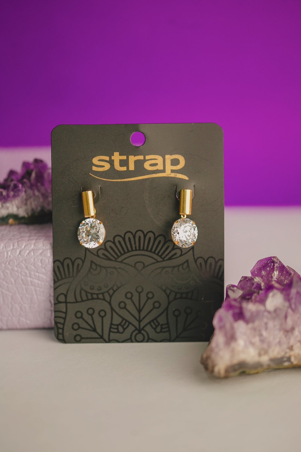BRINCO PEDRA FOLHEADO A OURO 18K