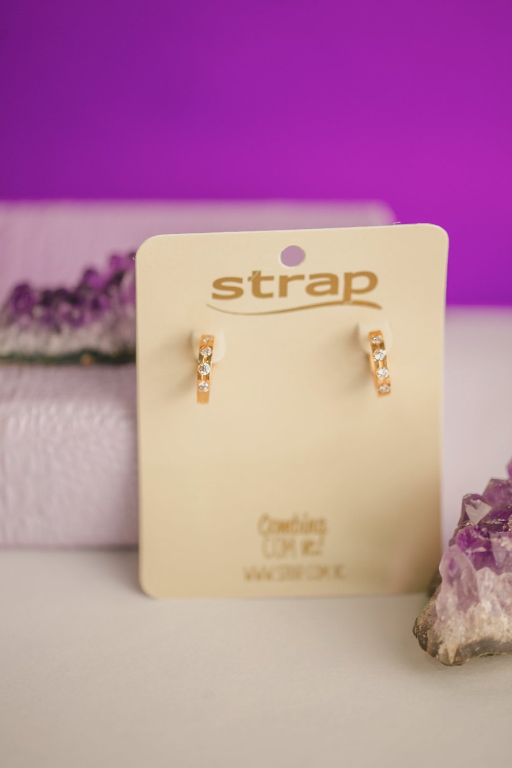 BRINCO ARGOLA COM ZIRCÔNIA FOLHEADO A OURO 18K