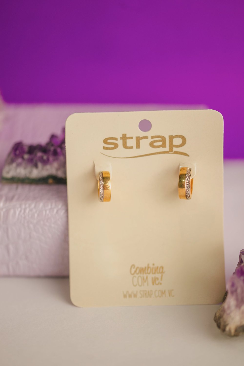 BRINCO ARGOLA COM ZIRCÔNIA FOLHEADO A OURO 18K