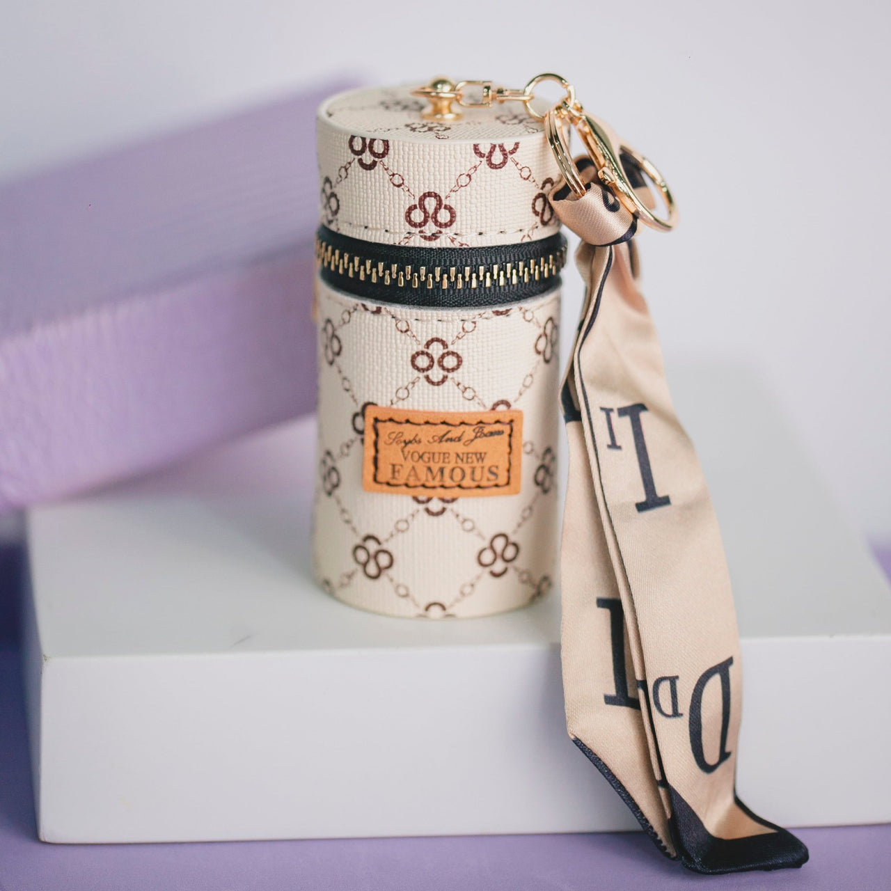 NECESSAIRE CHAVEIRO OI FOFA