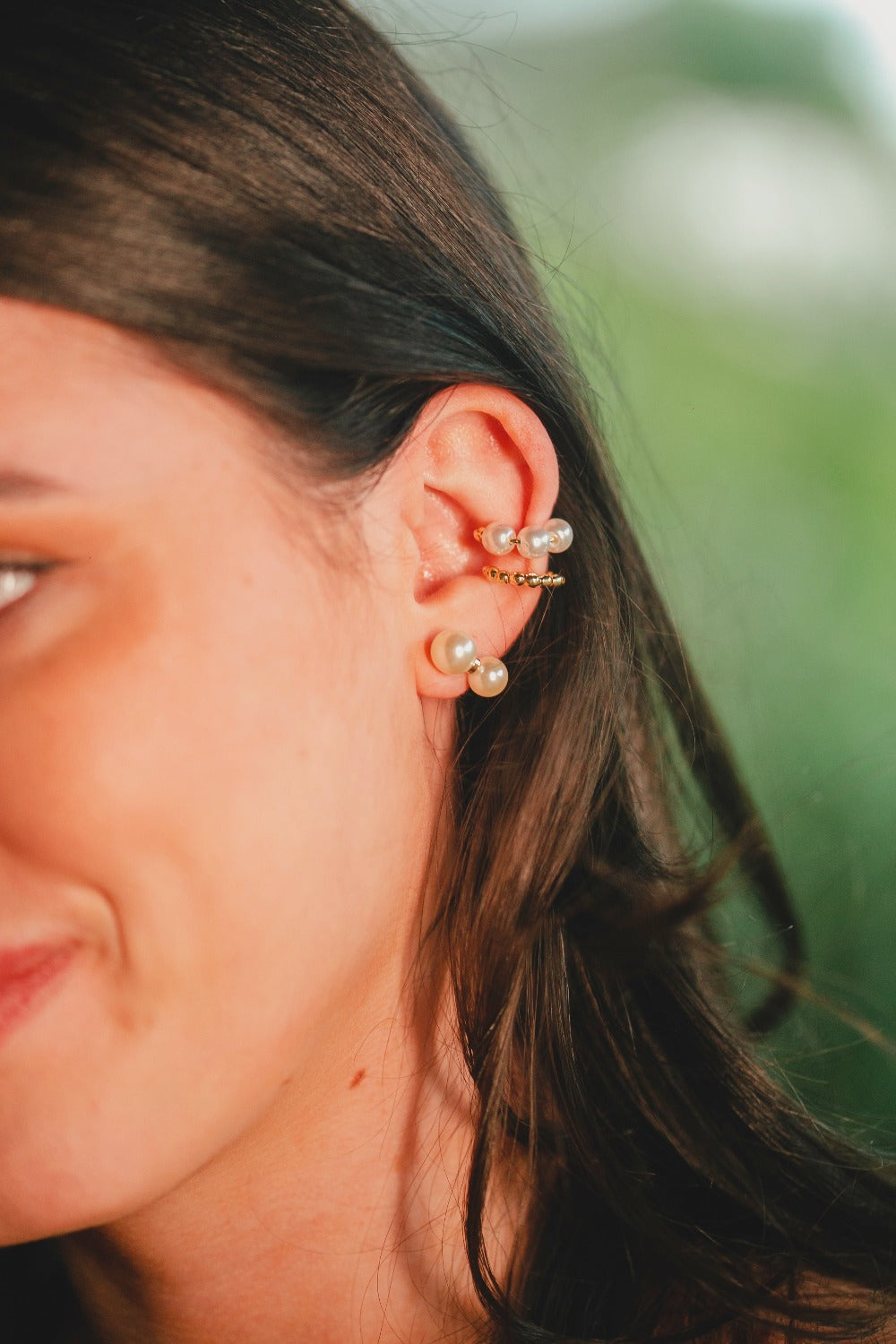 PIERCING COM BOLINHAS E PÉROLAS FOLHEADO A OURO 18K