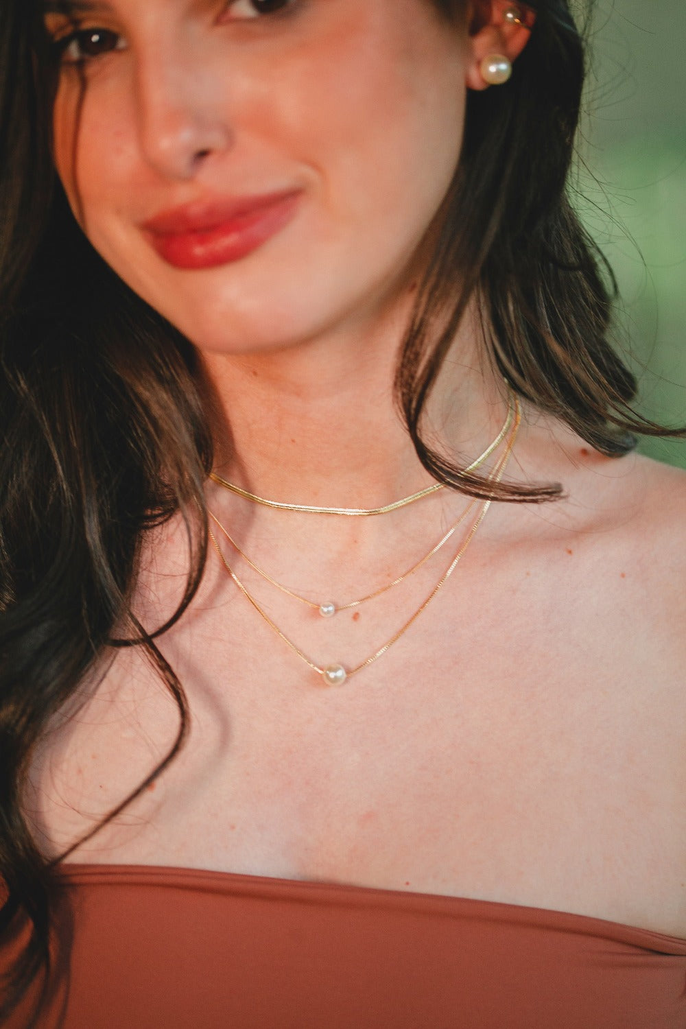 COLAR COM PÉROLA PEQUENA 40CM FOLHEADO A OURO 18K