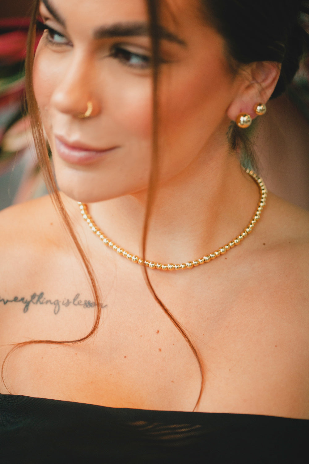 COLAR CHOKER DE BOLAS VARIADAS FOLHEADO A OURO 18K