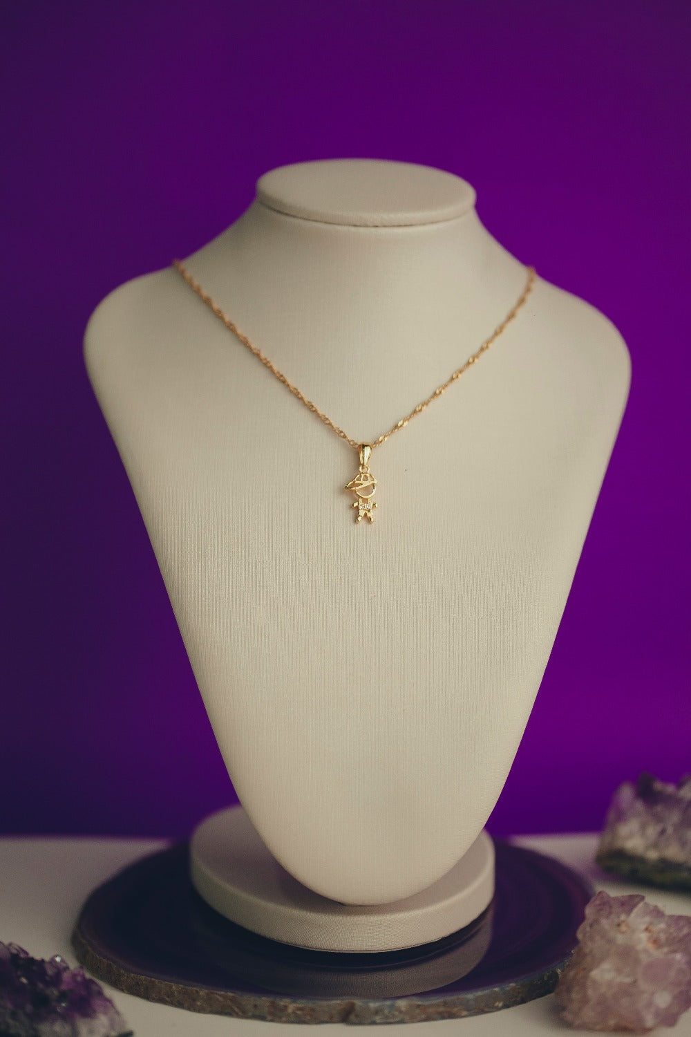 COLAR COM MENINO FOLHEADO A OURO 18K