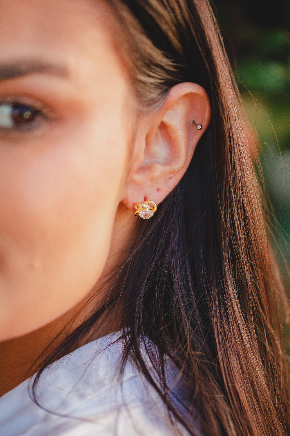 BRINCO GEOMETRICO COM ZIRCONIA FOLHEADO A OURO 18K