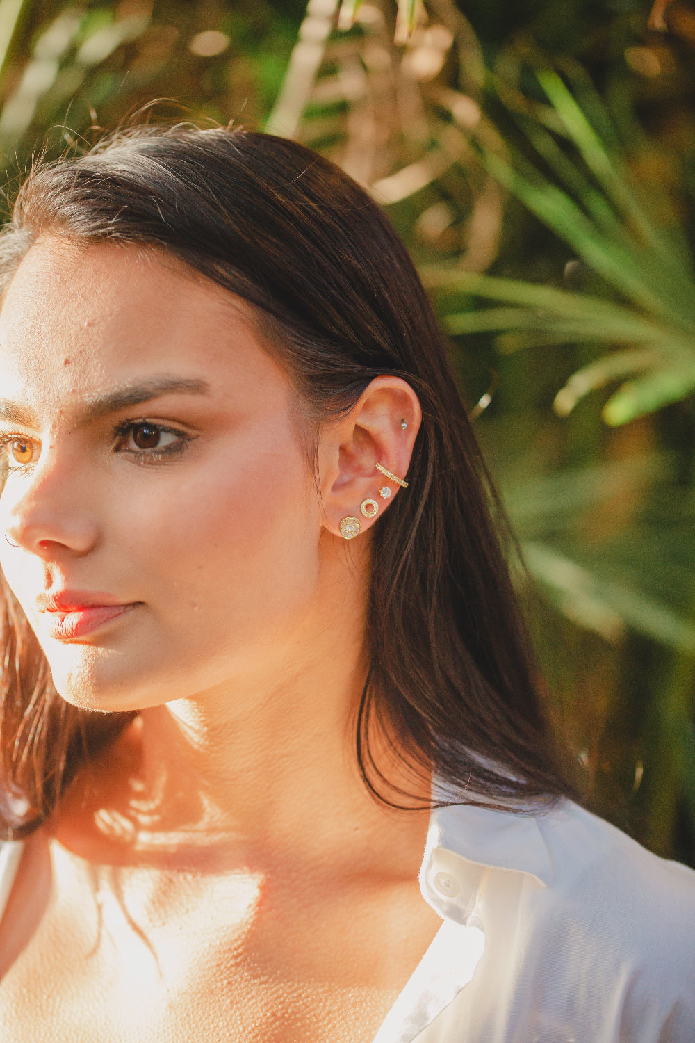 BRINCO REDONDO COM ZIRCONIA FOLHEADO A OURO 18K