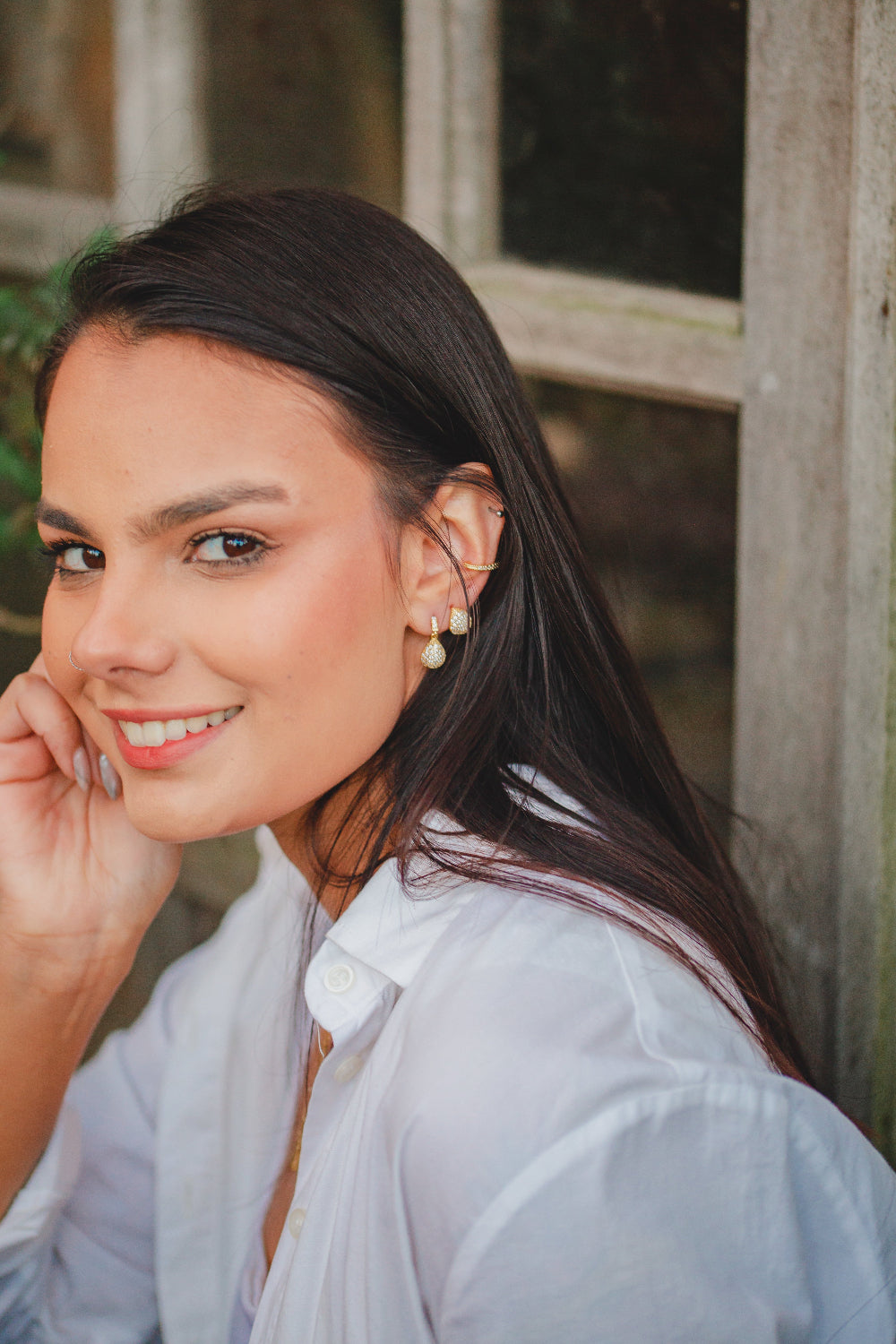 BRINCO ARGOLA GOTA CRAVEJADA CRAVEJADO FOLHEADO A OURO 18K