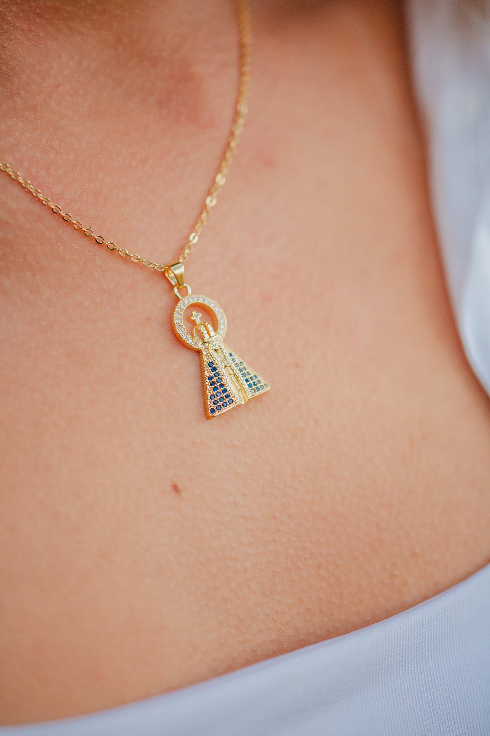 COLAR NOSSA SENHORA CRAVEJADO FOLHEADO A OURO 18K