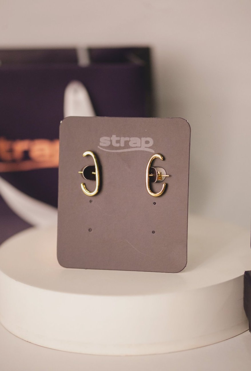 BRINCO EAR HOOK BASICO FOLHEADO A OURO 18K