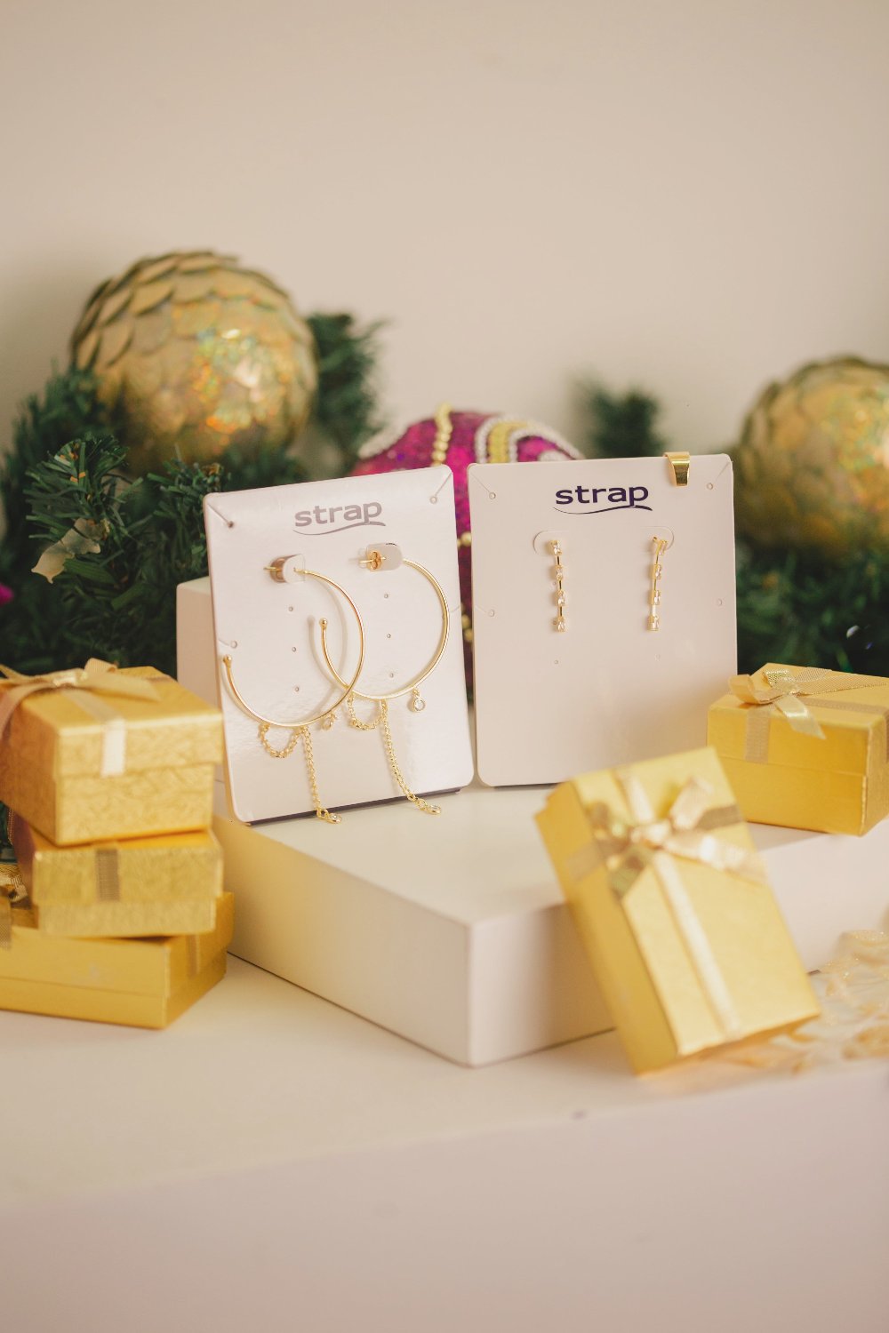 KIT PRESENTE DE  NATAL COM 3 BRINCOS - MODELO 5