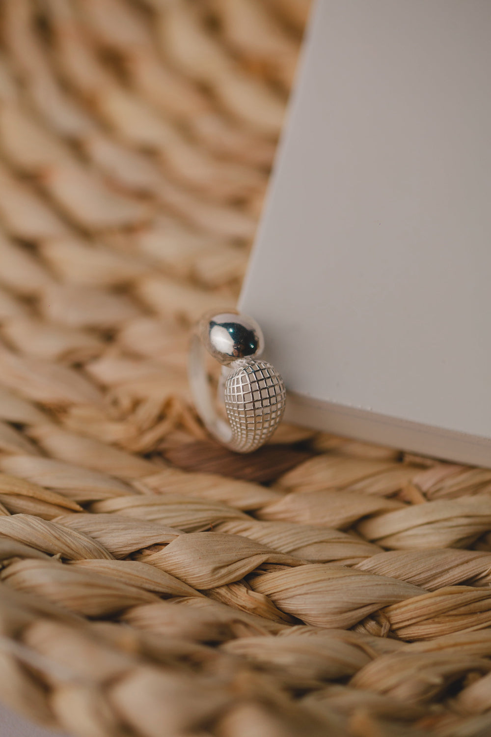 ANEL DE PRATA GOTAS LISA E VAZADA